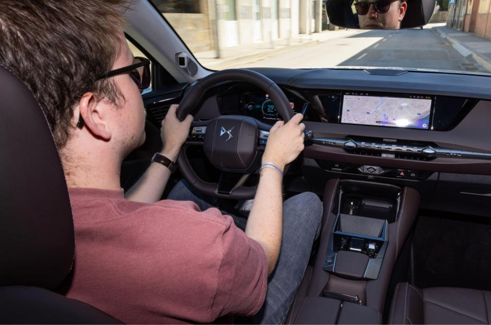 Over-shoulder view of Oliver driving DS No 4 E-Tense