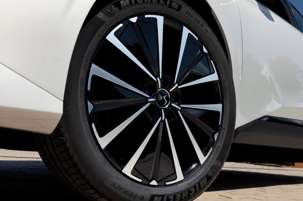 DS No 4 E-Tense wheel detail