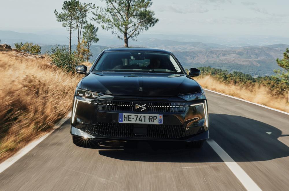 DS No 4 tracking front