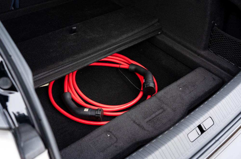 DS No 8 underfloor storage