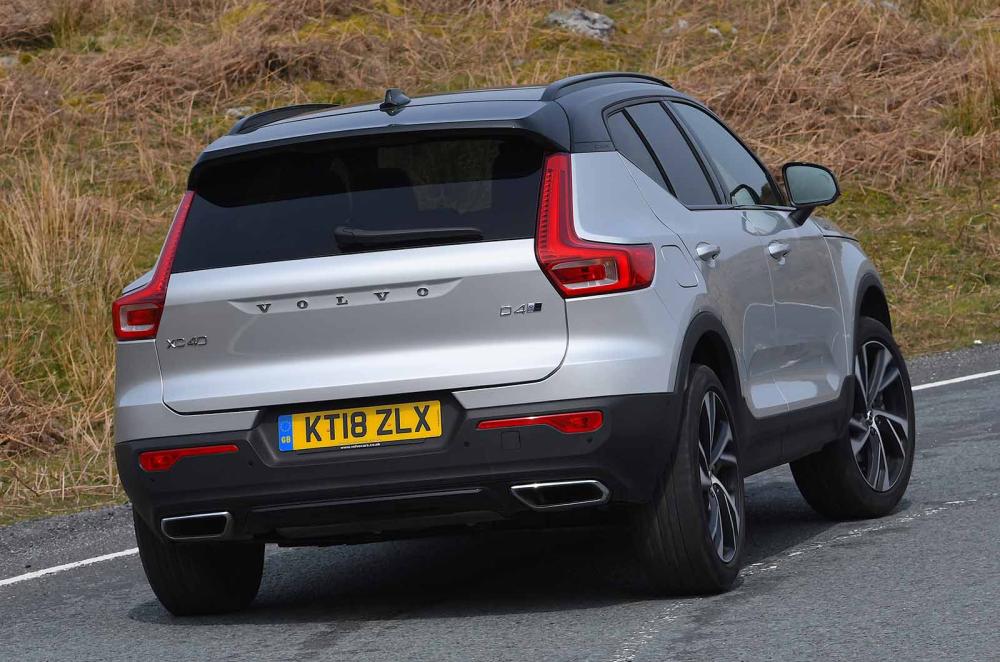 Volvo XC40 2019 rear cornering pic