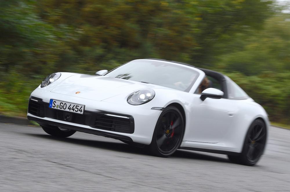 Porsche 911 Targa 2020 front tracking