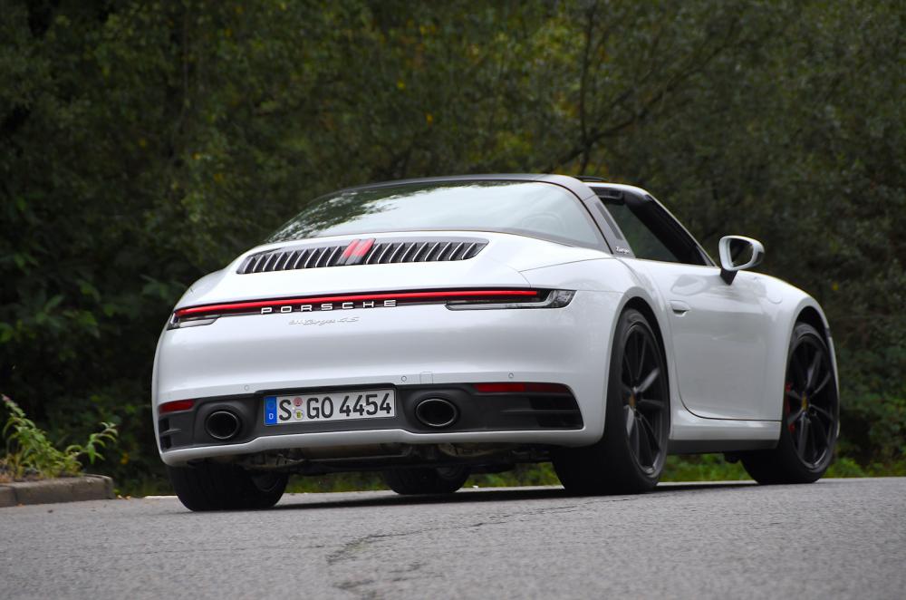Porsche 911 Targa 2020 rear cornering