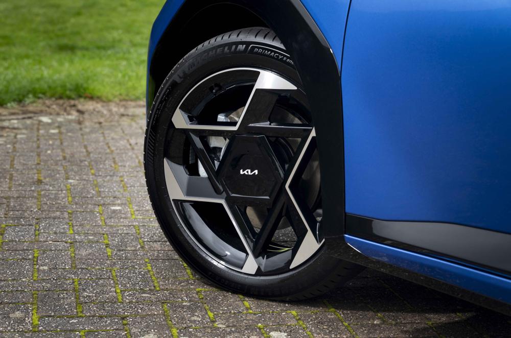 Kia EV4 hatchback exterior details