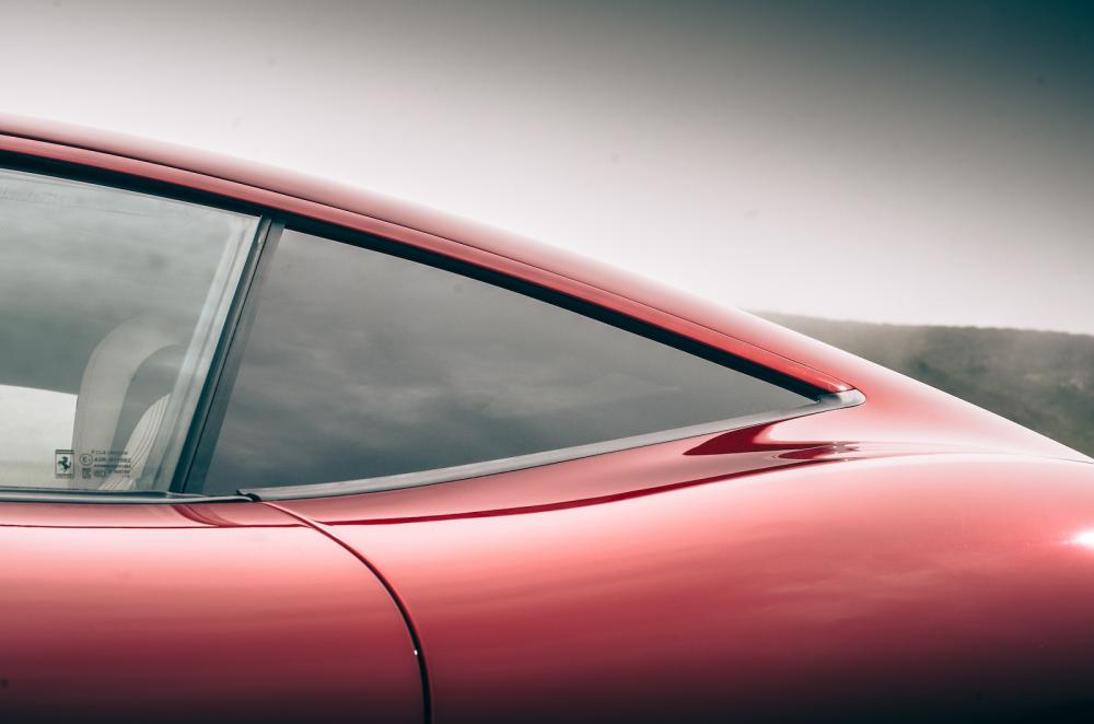 Ferrari Roma 2021 rear window detail