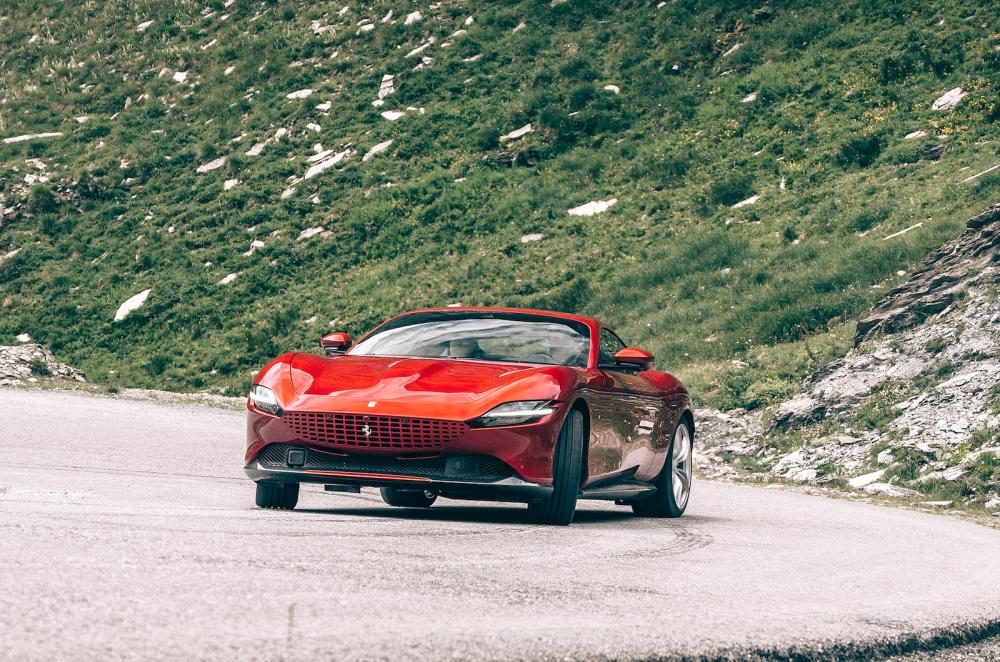 Ferrari Roma 2021 front uphill cornering