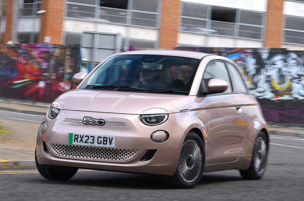 Fiat 500e front cornering