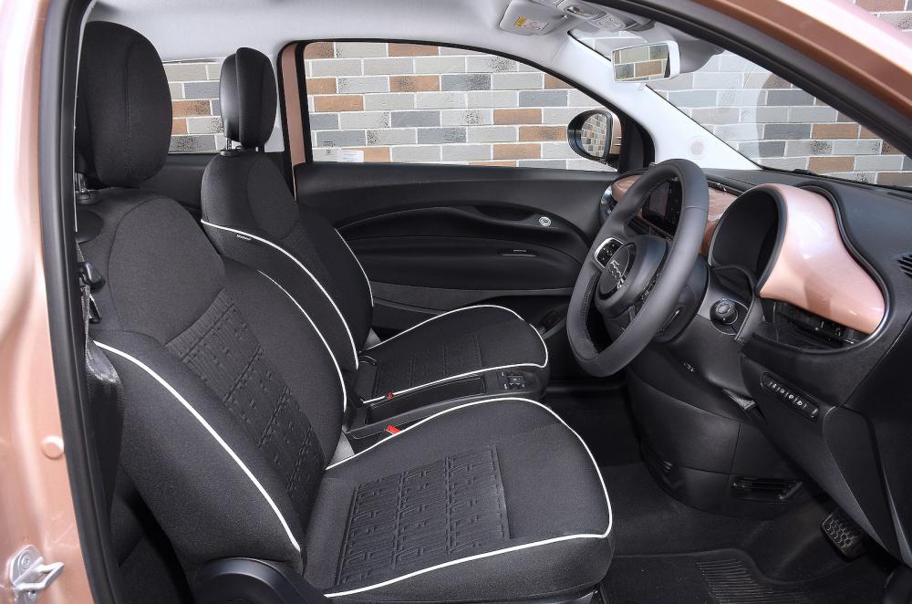 Fiat 500e front seats
