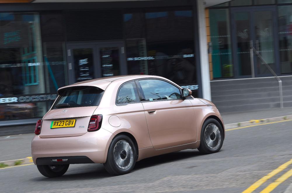 Fiat 500e rear right driving