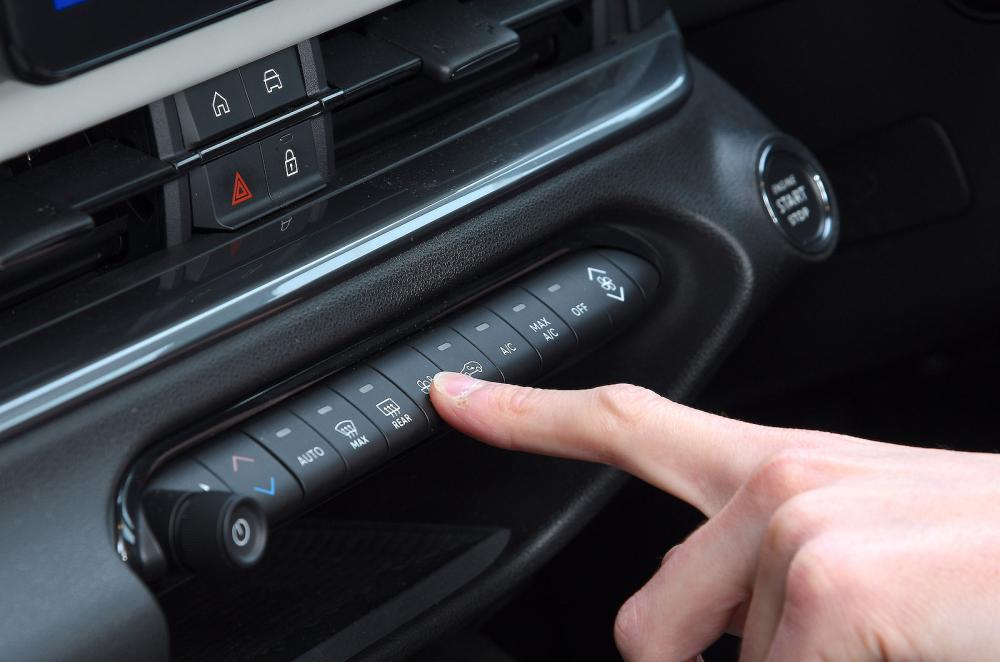 Fiat 600 air-con controls