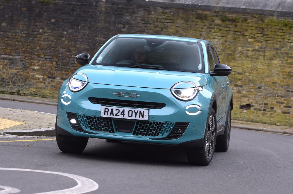 Fiat 600 front cornering