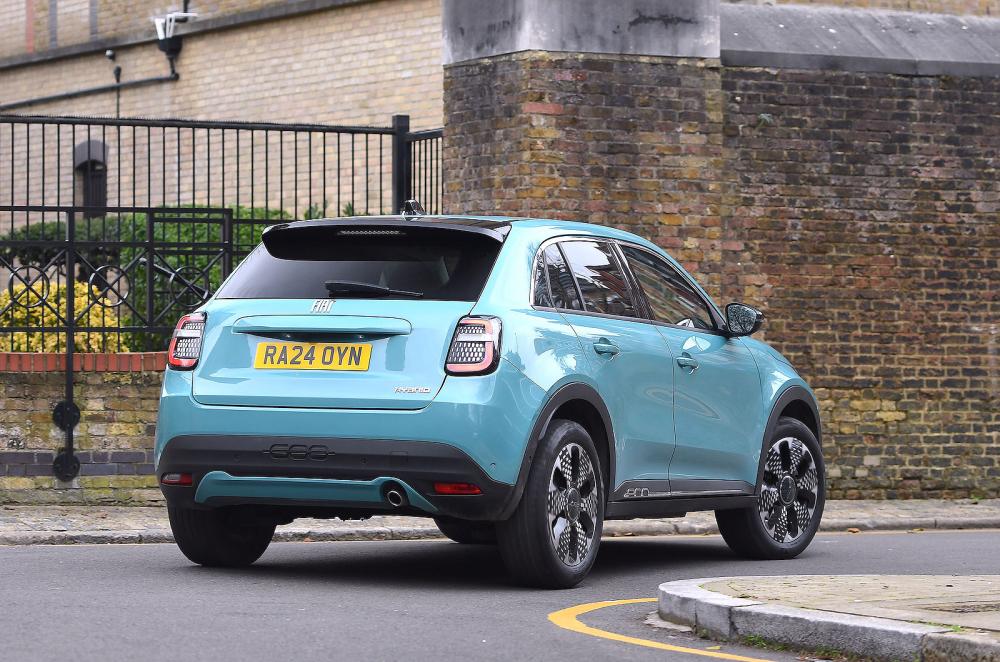 Fiat 600 rear cornering