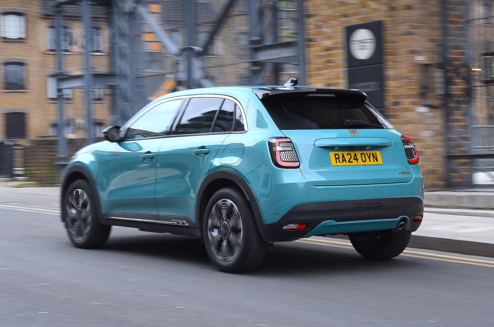 Fiat 600 rear left driving