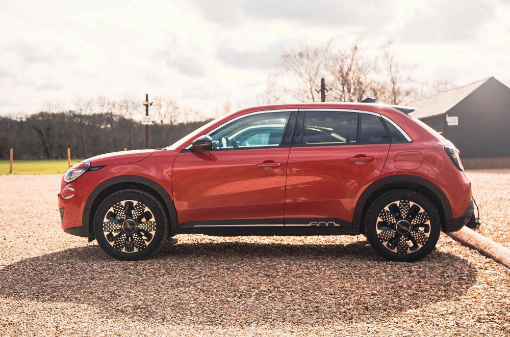 Orange Fiat 600e left static