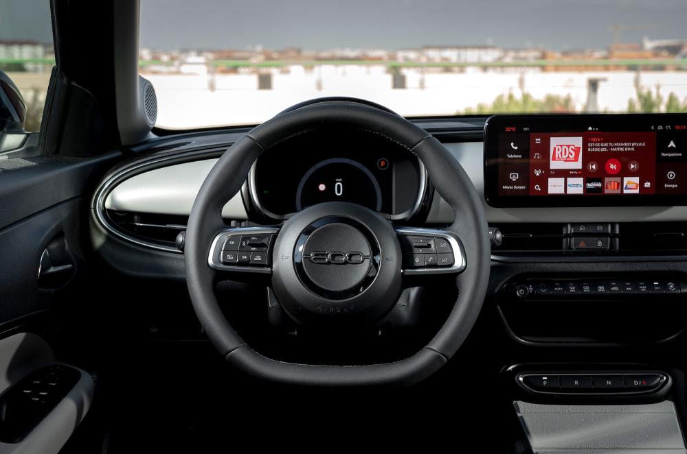 Fiat 600e steering wheel detail