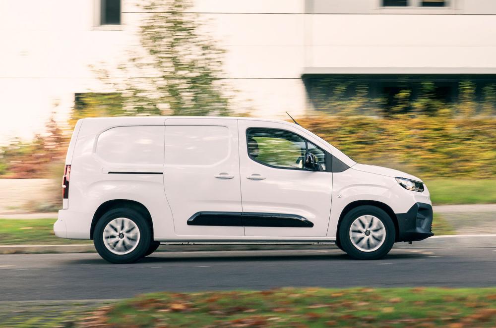 Fiat E-Doblo right driving