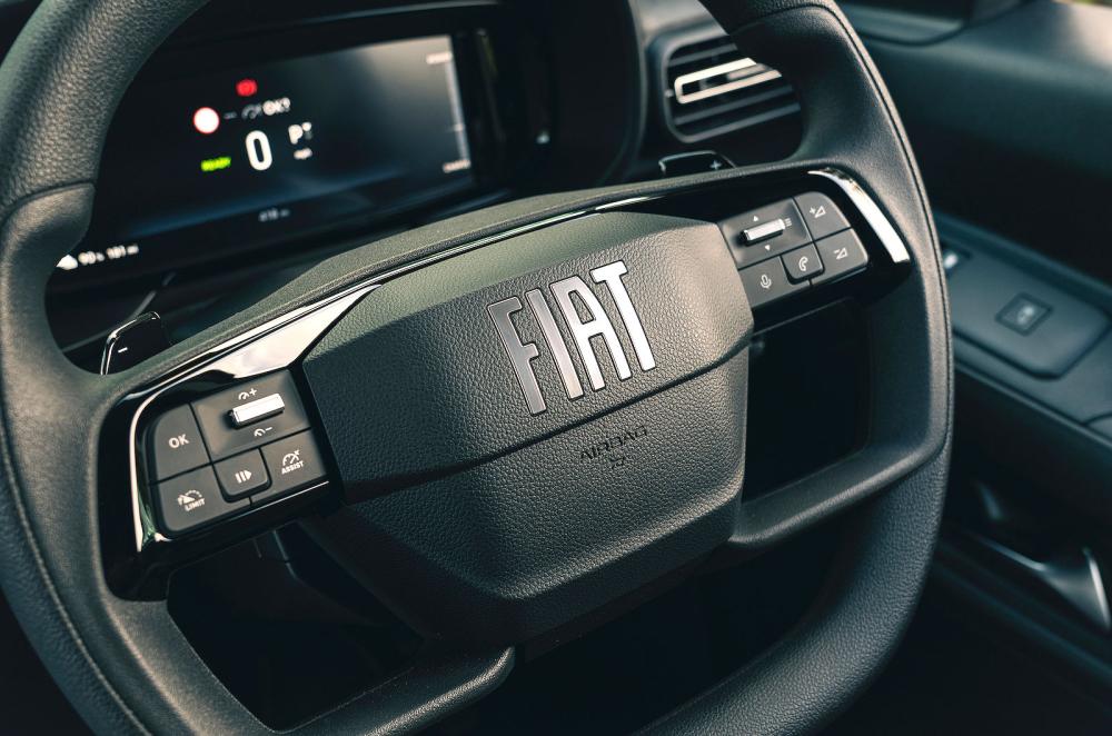 Fiat E-Doblo steering wheel detail