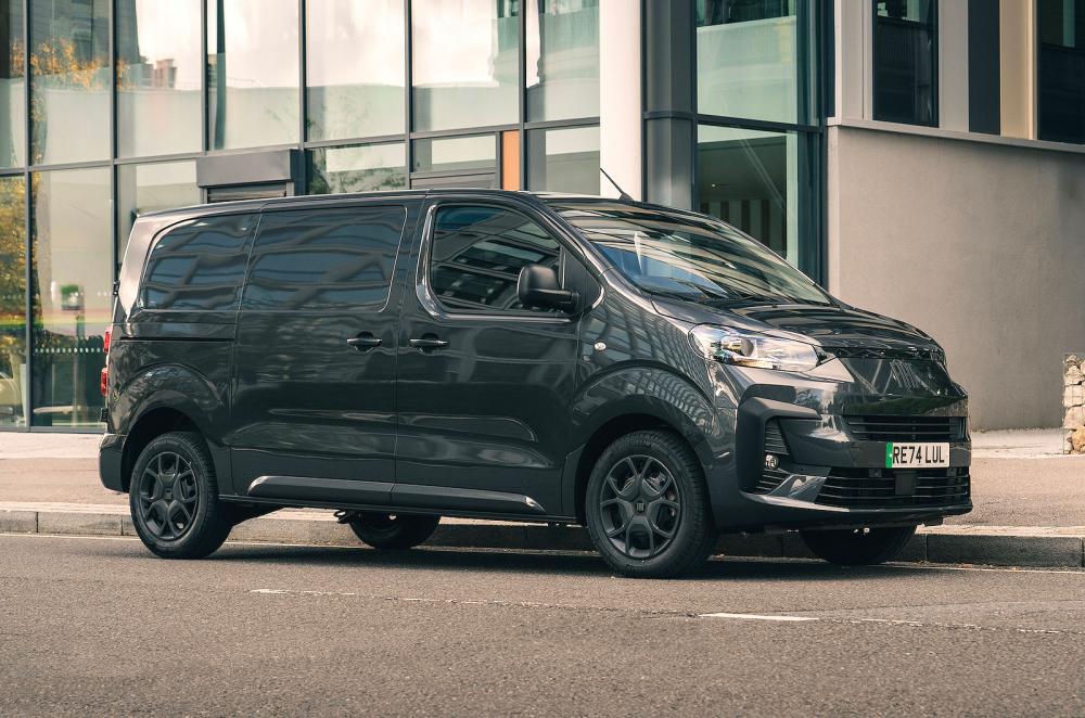 Fiat E-Scudo front right static