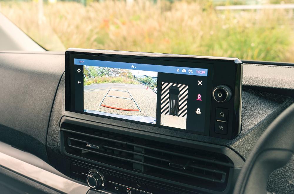 Fiat E-Scudo infotainment touchscreen