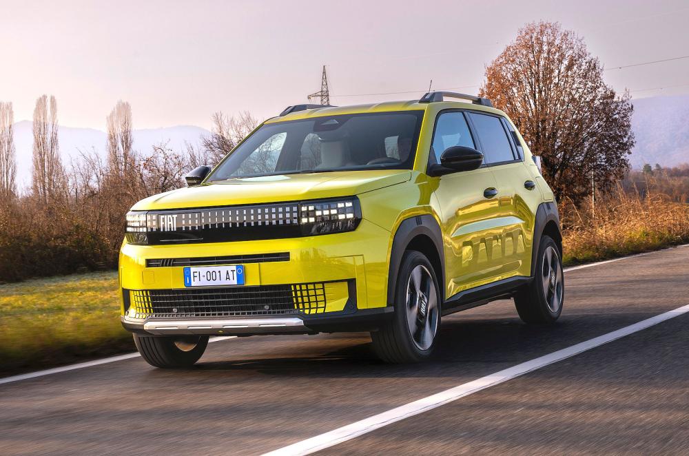 Fiat Grande Panda Electric front left driving