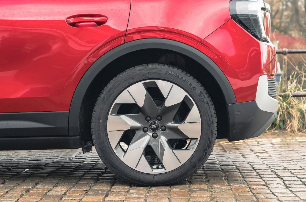 Ford Explorer alloy wheel