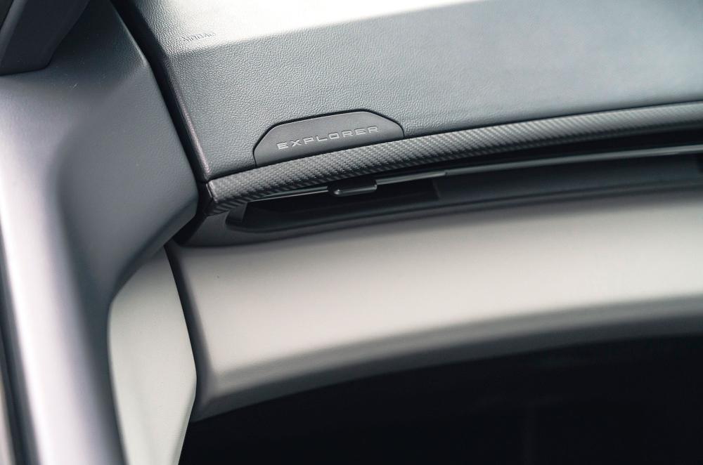 Ford Explorer dashboard detail