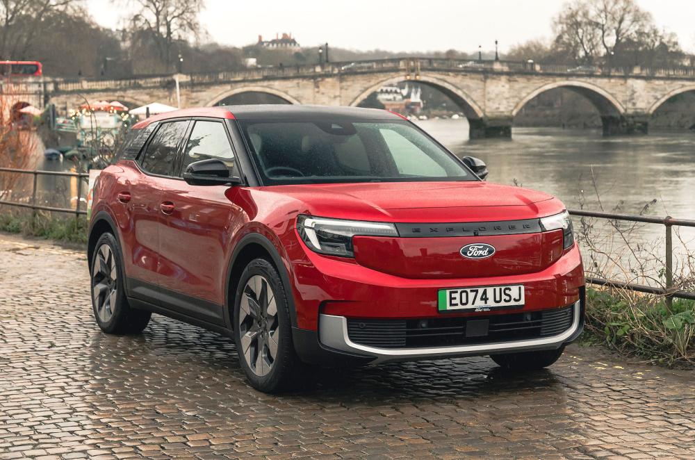 Ford Explorer front right static