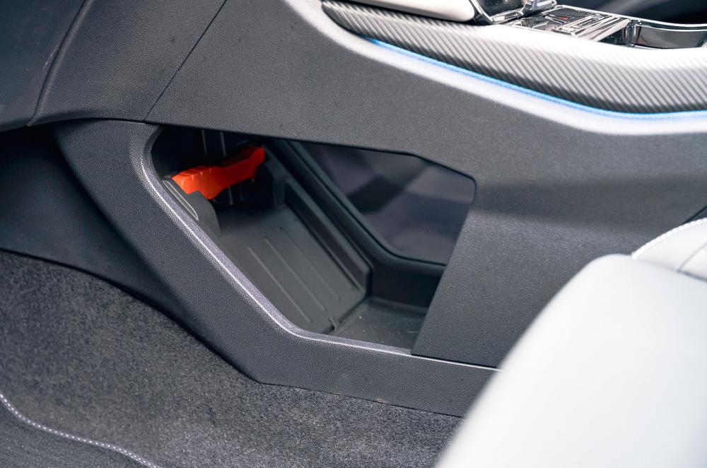 Ford Explorer interior detail