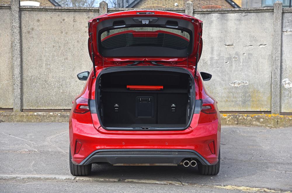 Ford Focus rear static boot open