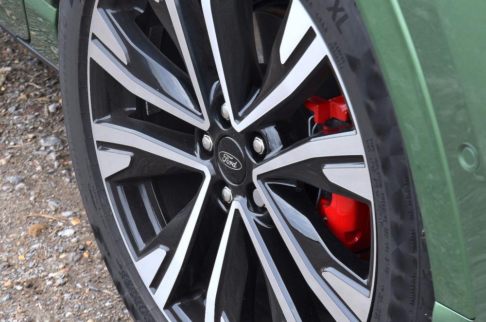 Ford Kuga alloy wheel