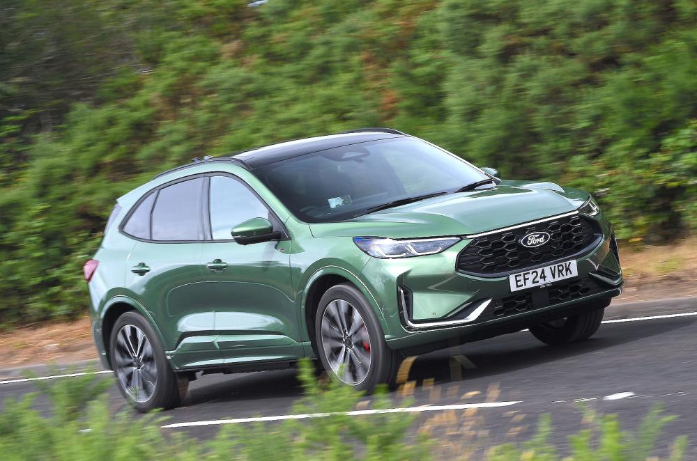 Ford Kuga front right driving