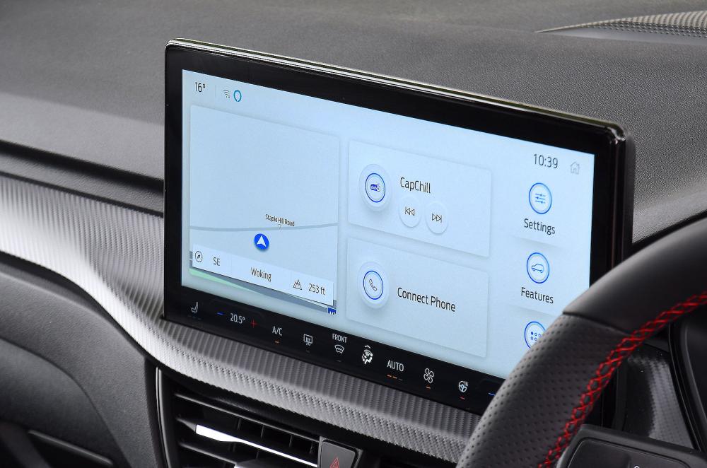 Ford Kuga infotainment touchscreen
