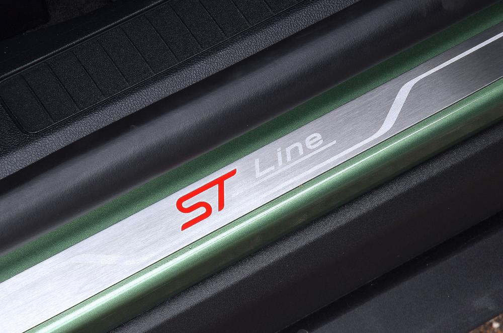 Ford Kuga ST Line kickplate