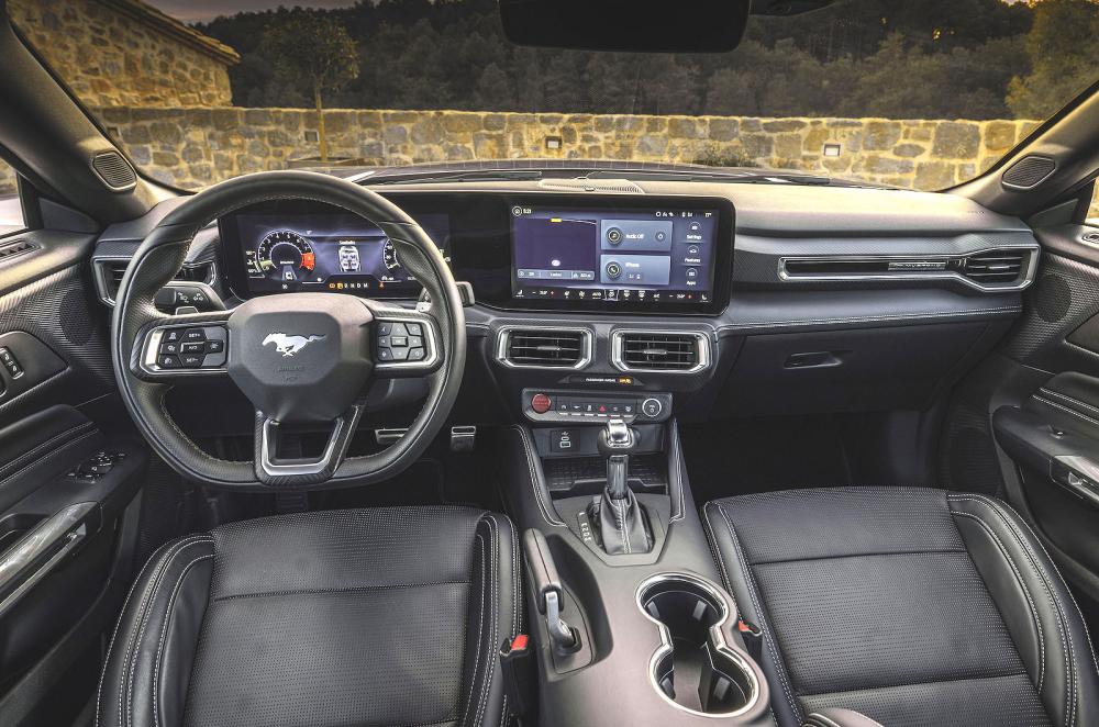 Ford Mustang Convertible dashboard