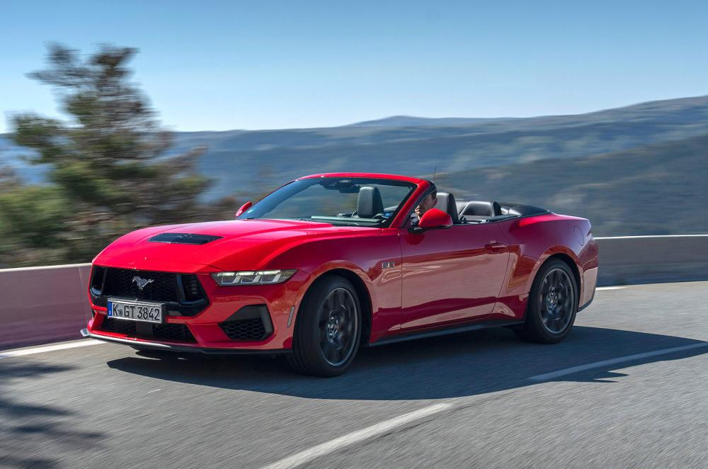 Ford Mustang Convertible front cornering