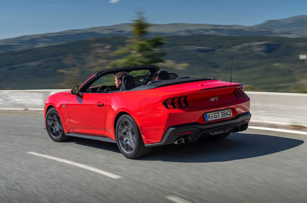 Ford Mustang Convertible rear cornering