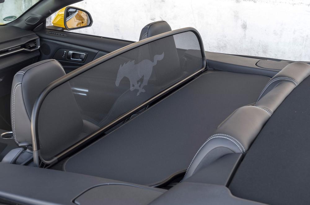 Ford Mustang Convertible wind deflector