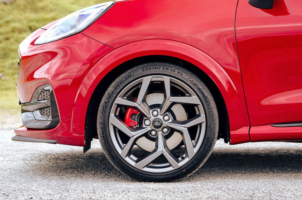 Ford Puma ST alloy wheel