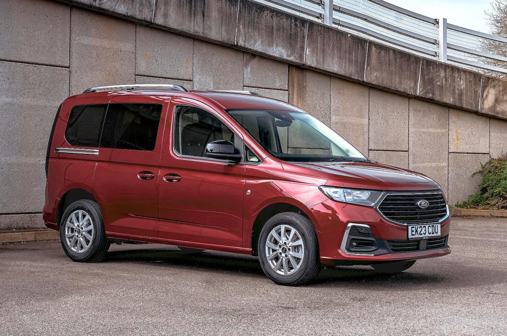 Ford Tourneo Connect front right static