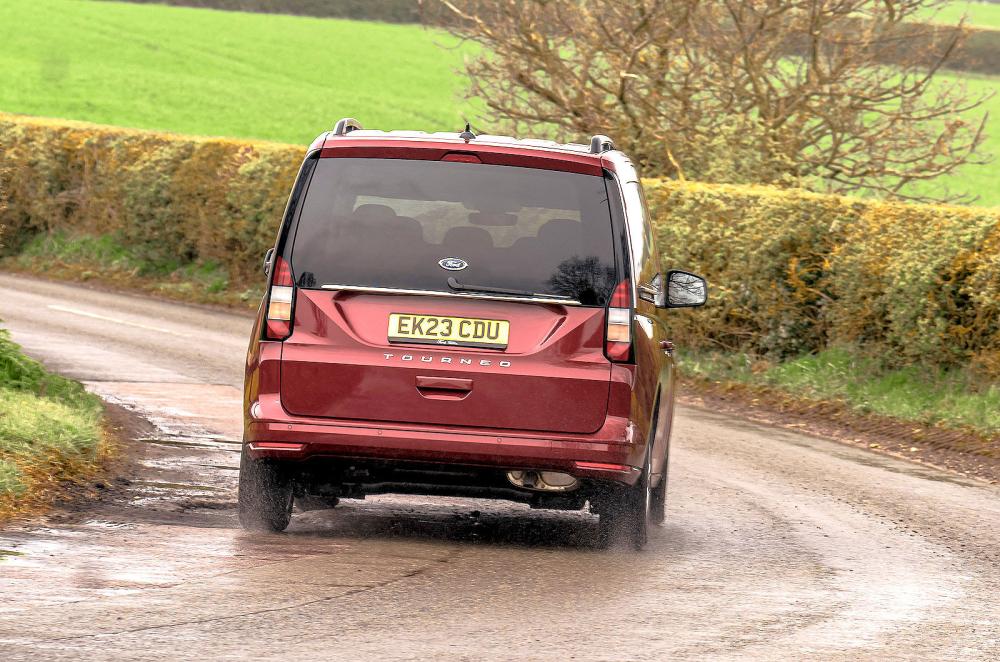Ford Tourneo Connect rear cornering