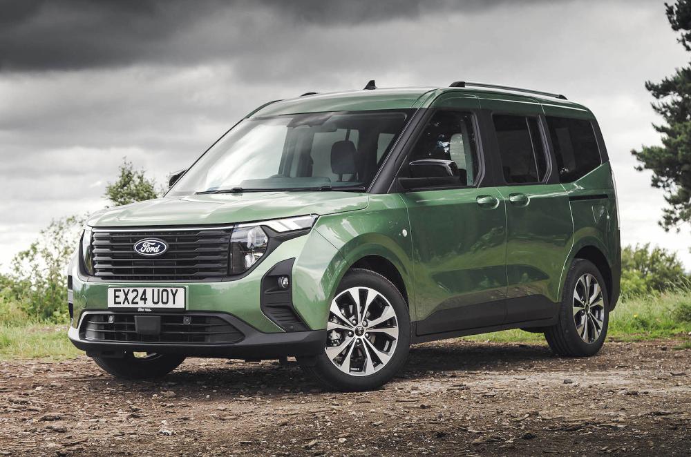 Ford Tourneo Courier front left static