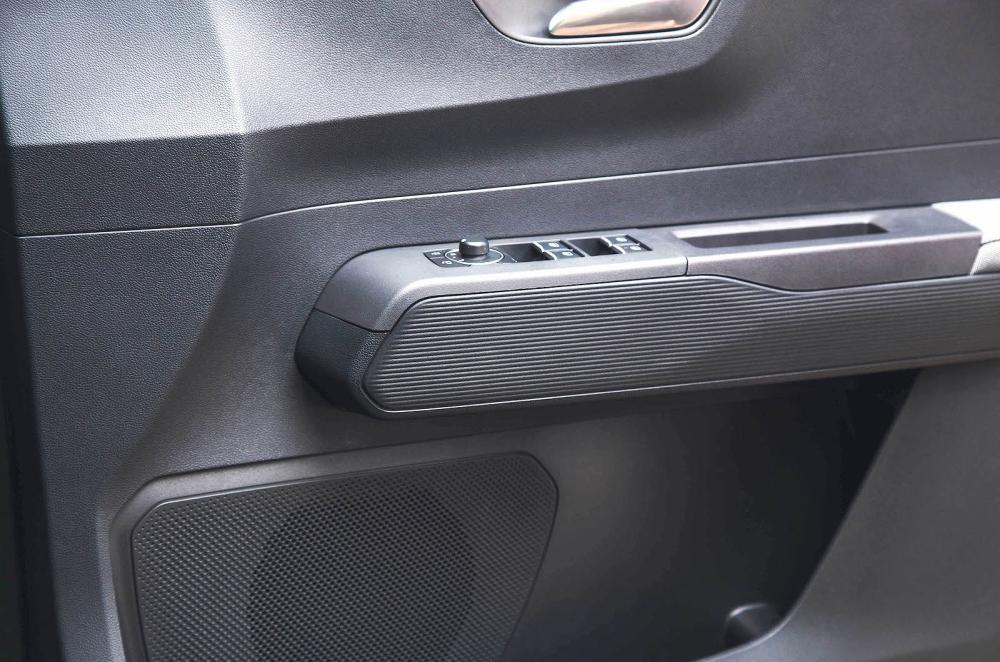 Ford Tourneo Courier door detail