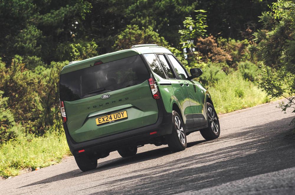 Ford Tourneo Courier rear cornering