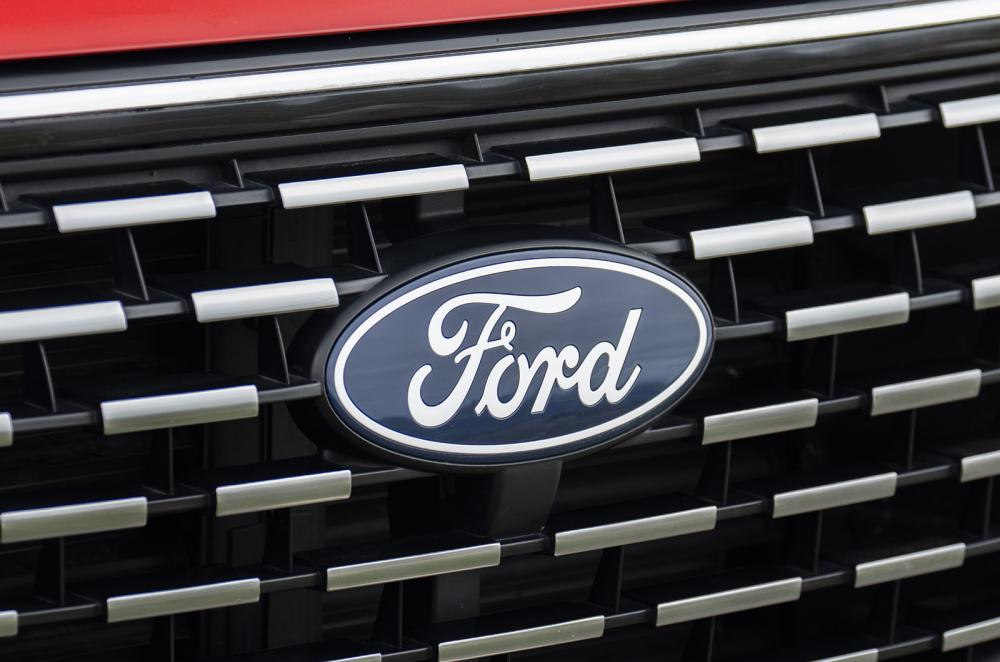 Ford Tourneo Custom badge