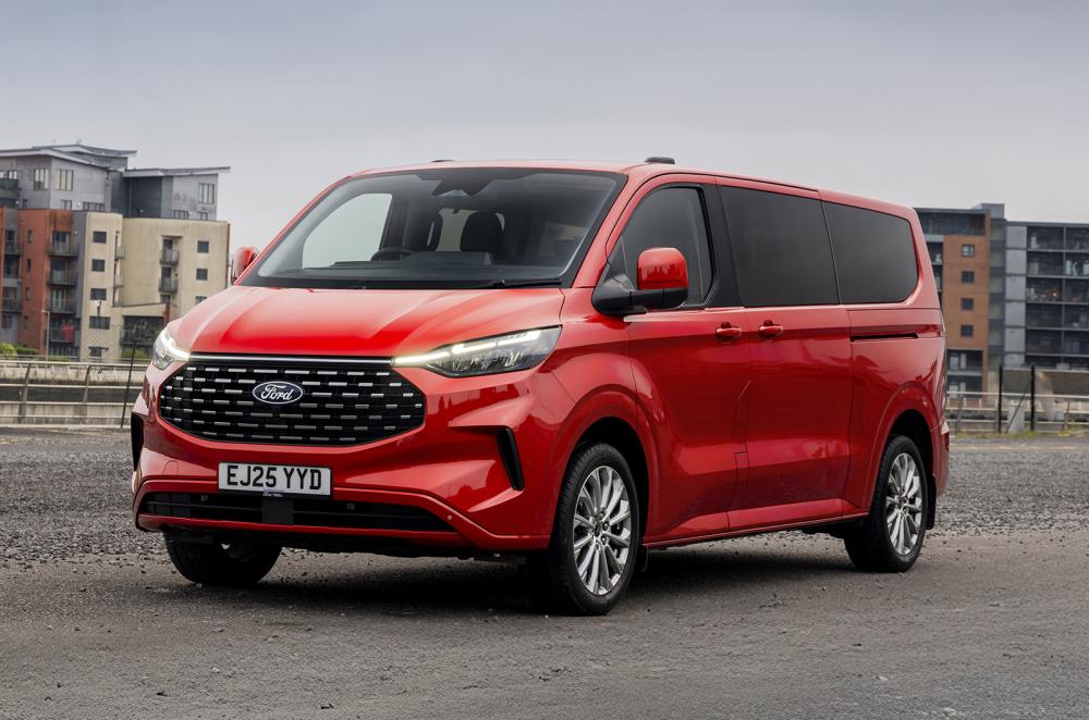 Ford Tourneo Custom static front left