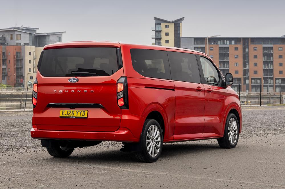 Ford Tourneo Custom static rear right