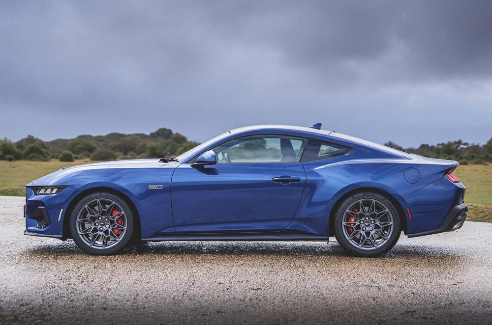 Ford Mustang GT left static