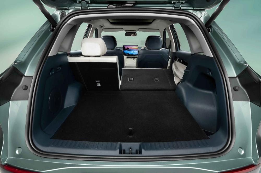Geely EX5 boot space