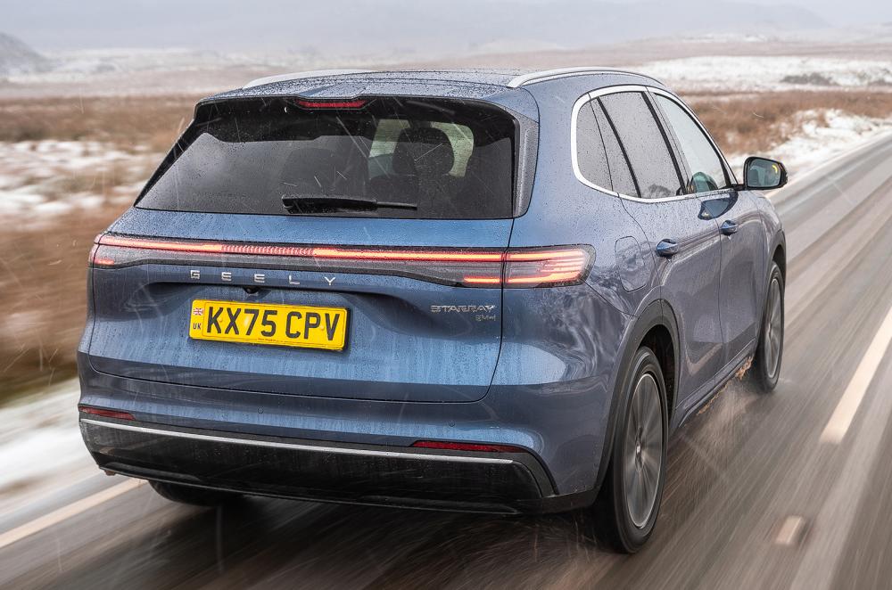 Geely Starray driving rear right