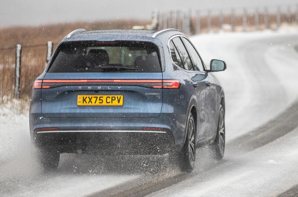 Geely Starray rear cornering